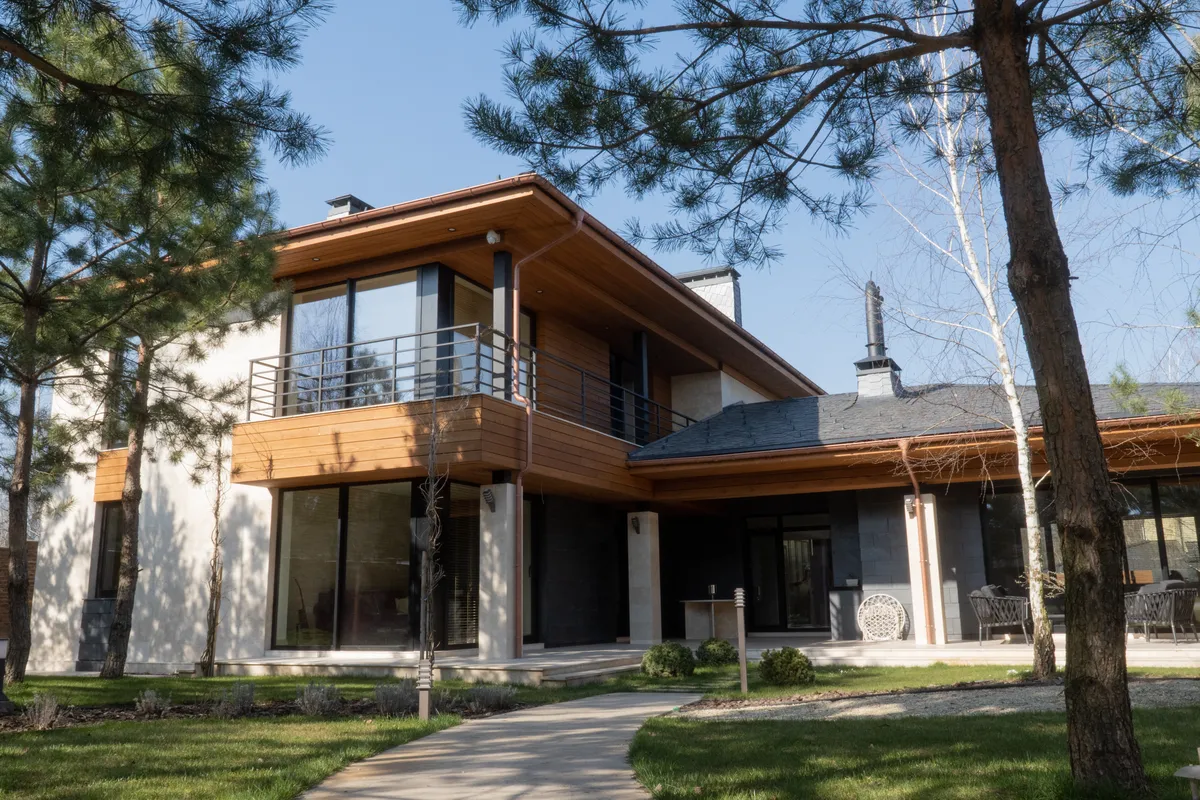 фасад травертин