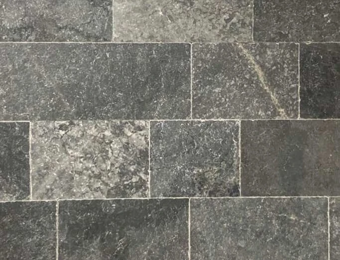 Мармур Black Marble Tumbled Dark 1.2*20,3XFL см