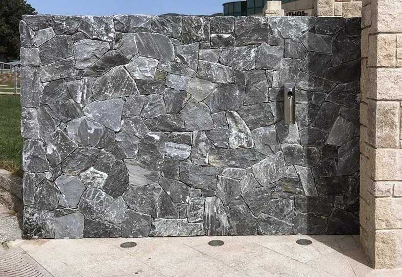 Кварцит Rock Face Evenos Black 