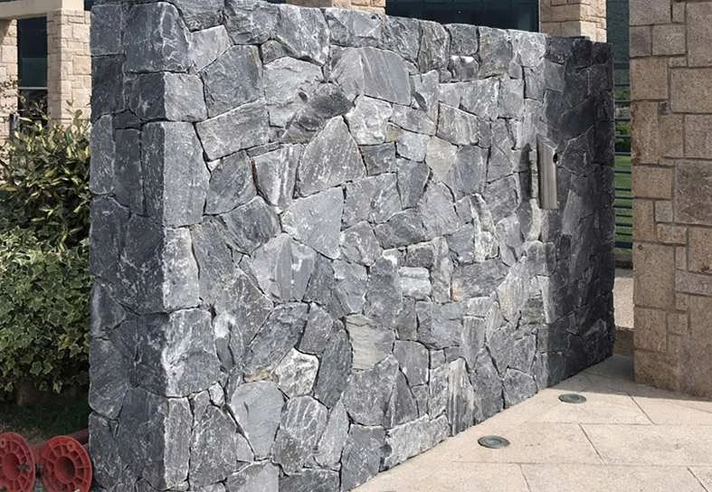 Кварцит Rock Face Evenos Black 