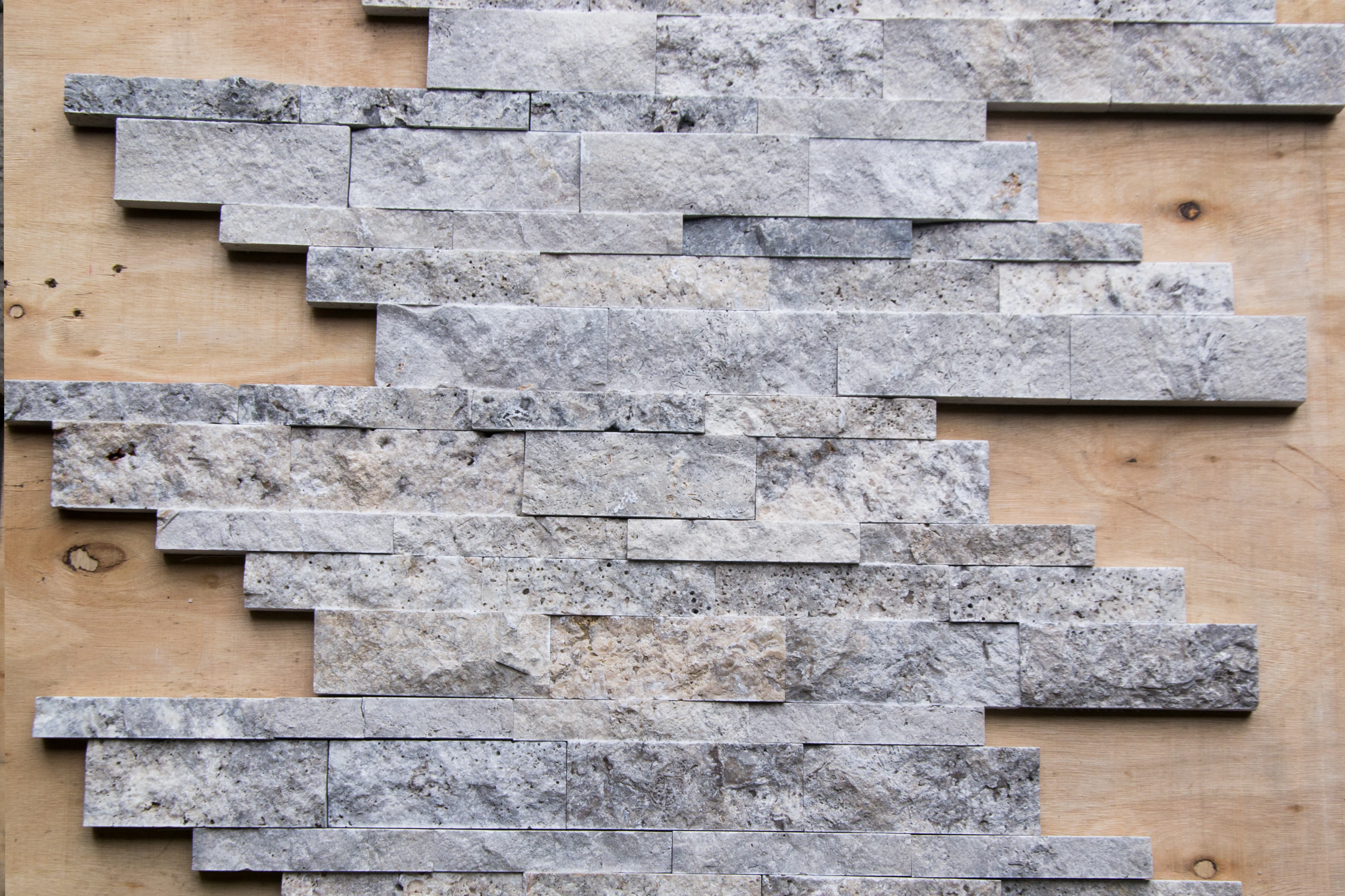 Панель SILVER TRAVERTINE SPLIT FACE INTERLOCKING PANEL 17,4х53х1,7