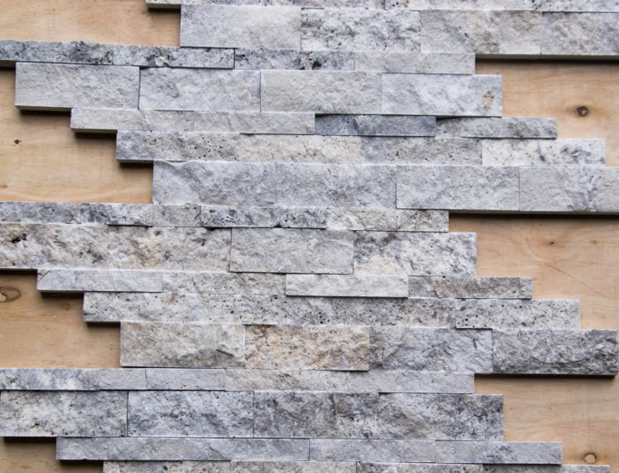 Панель SILVER TRAVERTINE SPLIT FACE INTERLOCKING PANEL 17,4х53х1,7