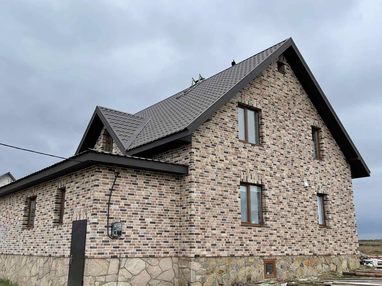 Фасадна плитка Loft Brick Бостон 10 Темно-червоний з бежево-жовтими нотами 210x65 мм