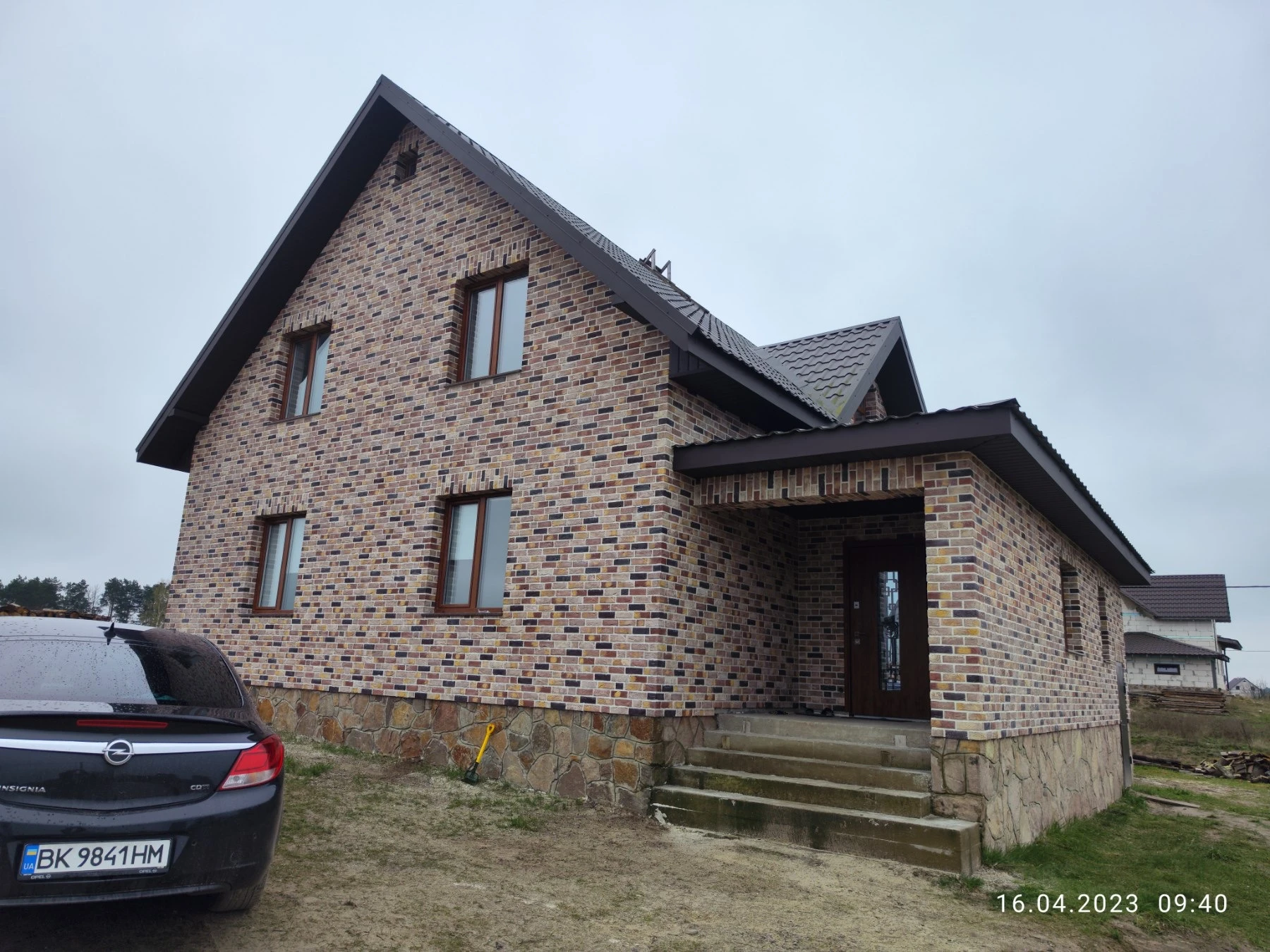 Фасадна плитка Loft Brick Бостон 10 Темно-червоний з бежево-жовтими нотами 210x65 мм