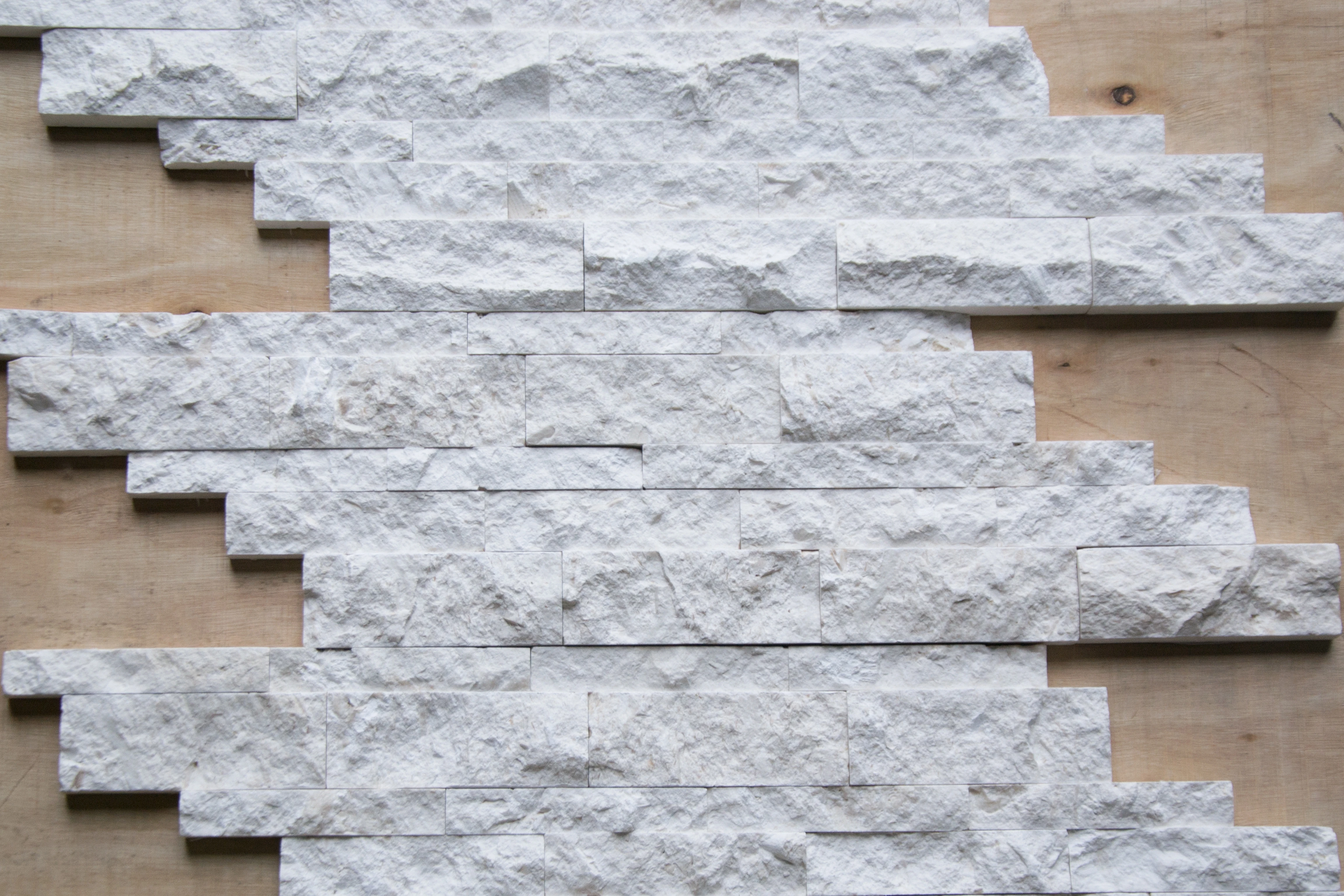 Панель LILAC MARBLE SPLIT FACE INTERLOCKING PANEL 17,4х53х1,7