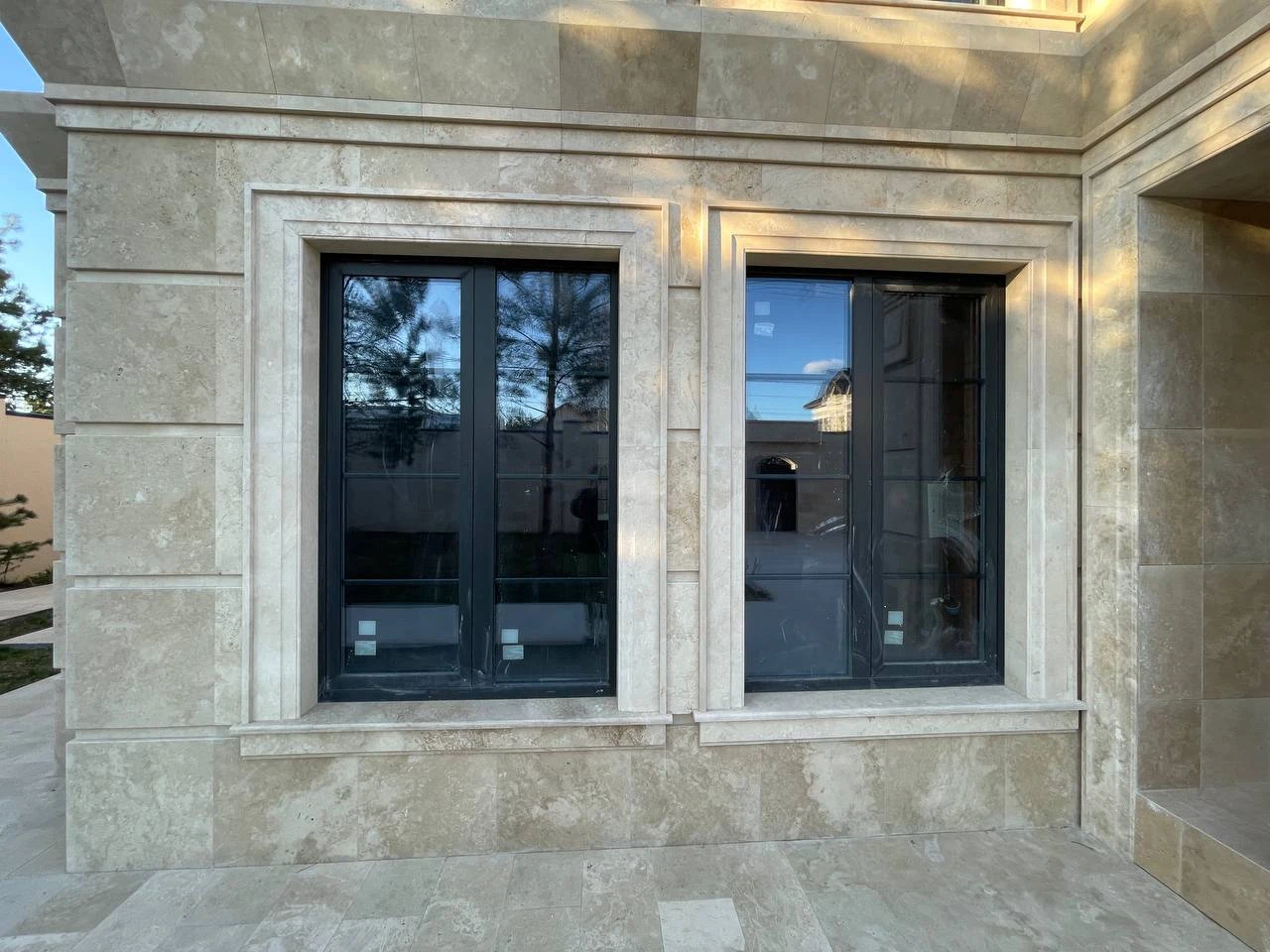 Обрамлення вікон/підвіконня з каменю