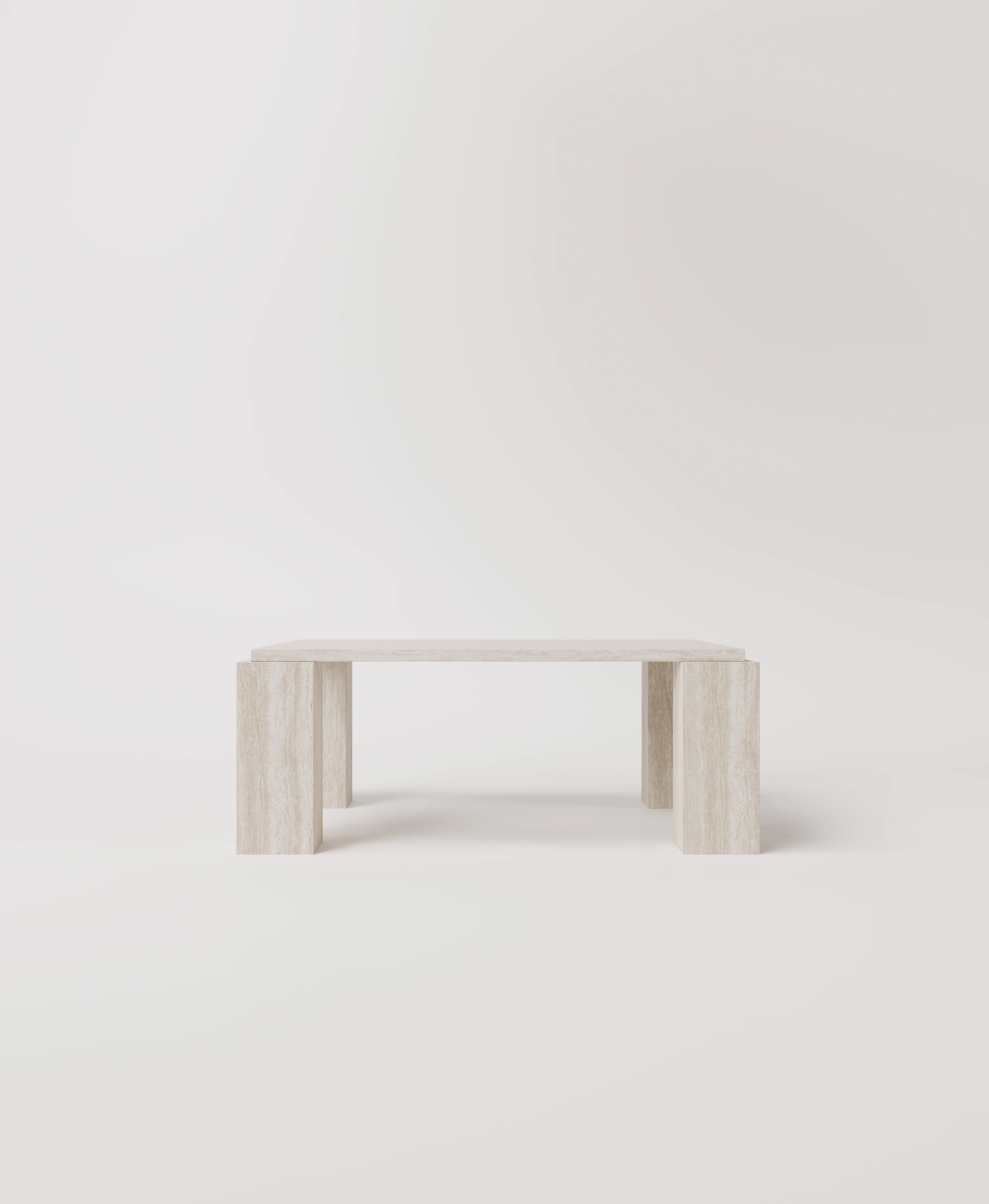 Стол с квадратными ногами из светлого травертина