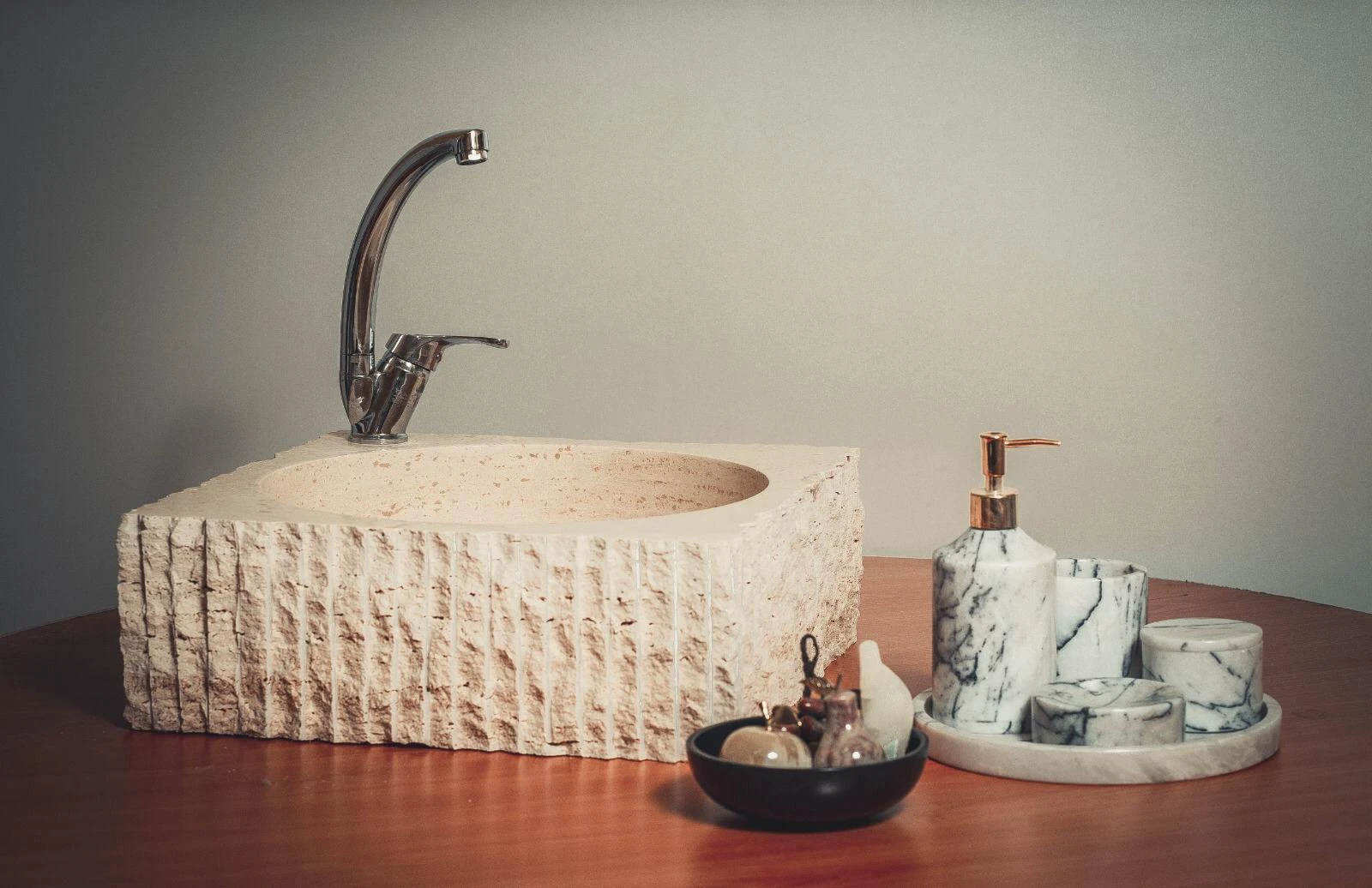 Раковины из натурального камня травертин