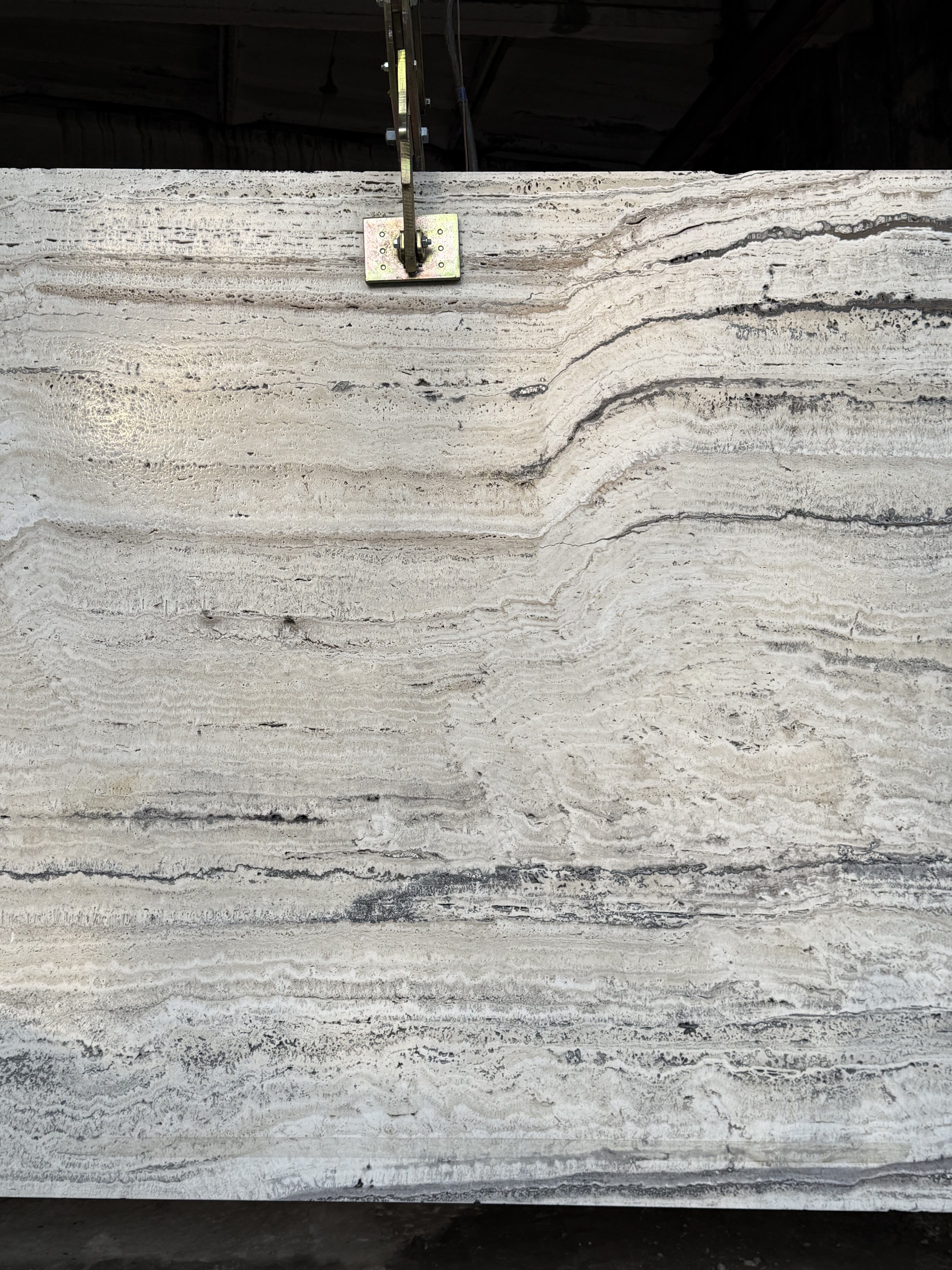 Травертин Слеб Black Lines V/C Leathered