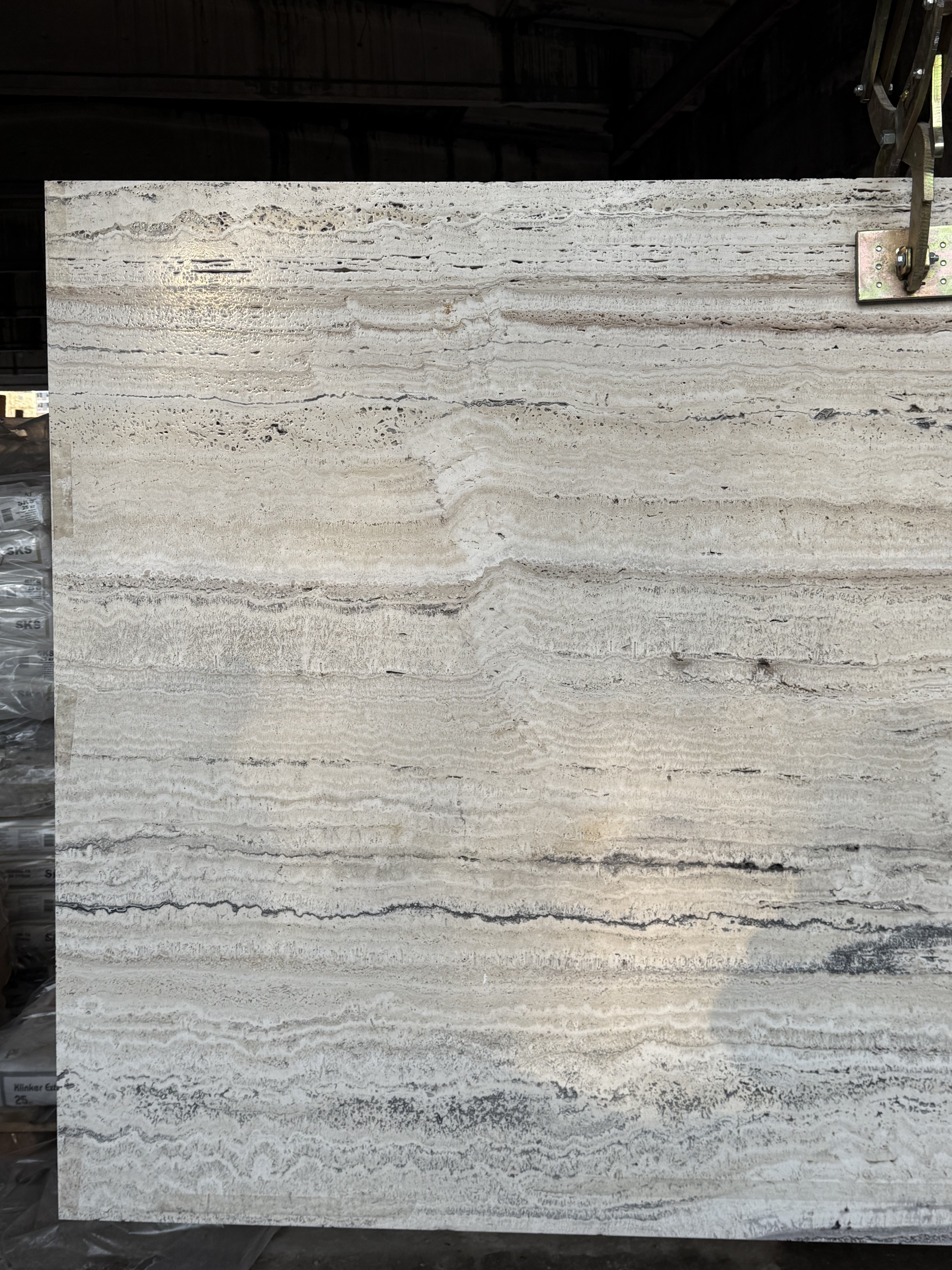 Травертин Слеб Black Lines V/C Leathered