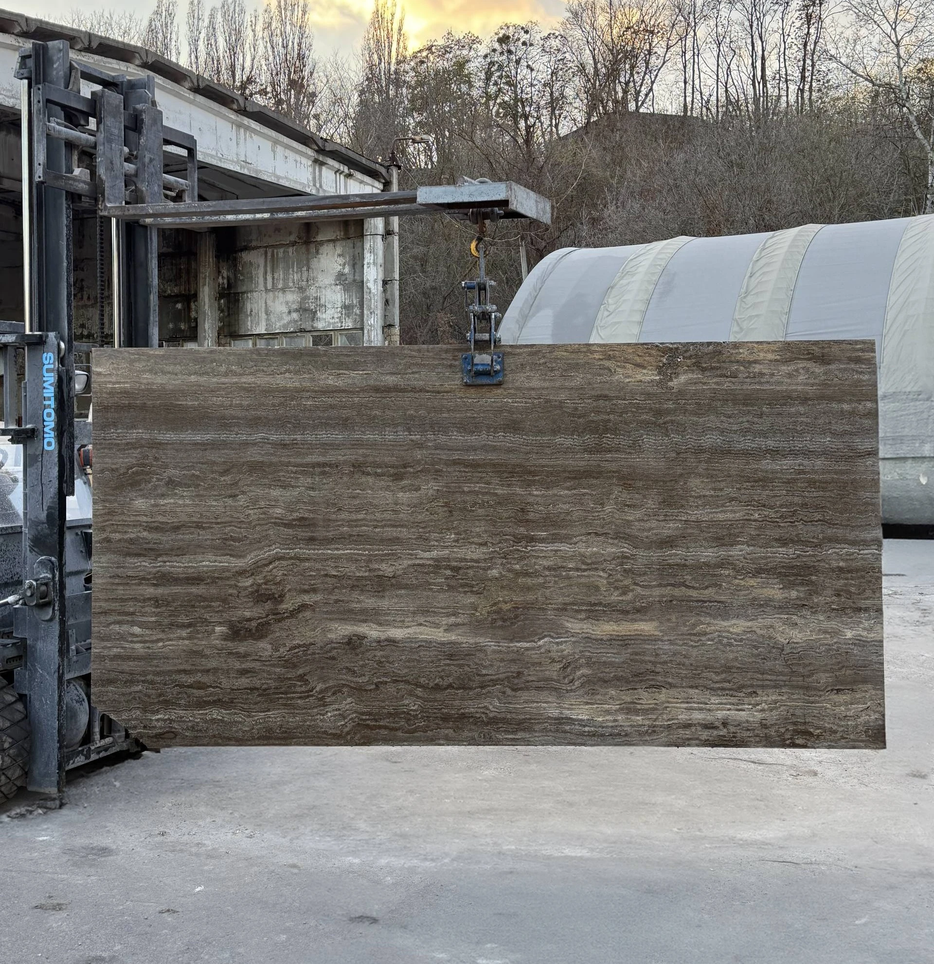 Травертин Слэб Chocolate Silver V/C заполненый шлифованный/полированный 